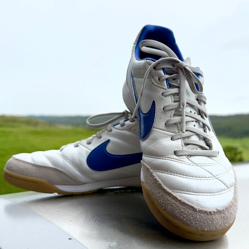 Nike Women’s White Indoor Soccer Shoes